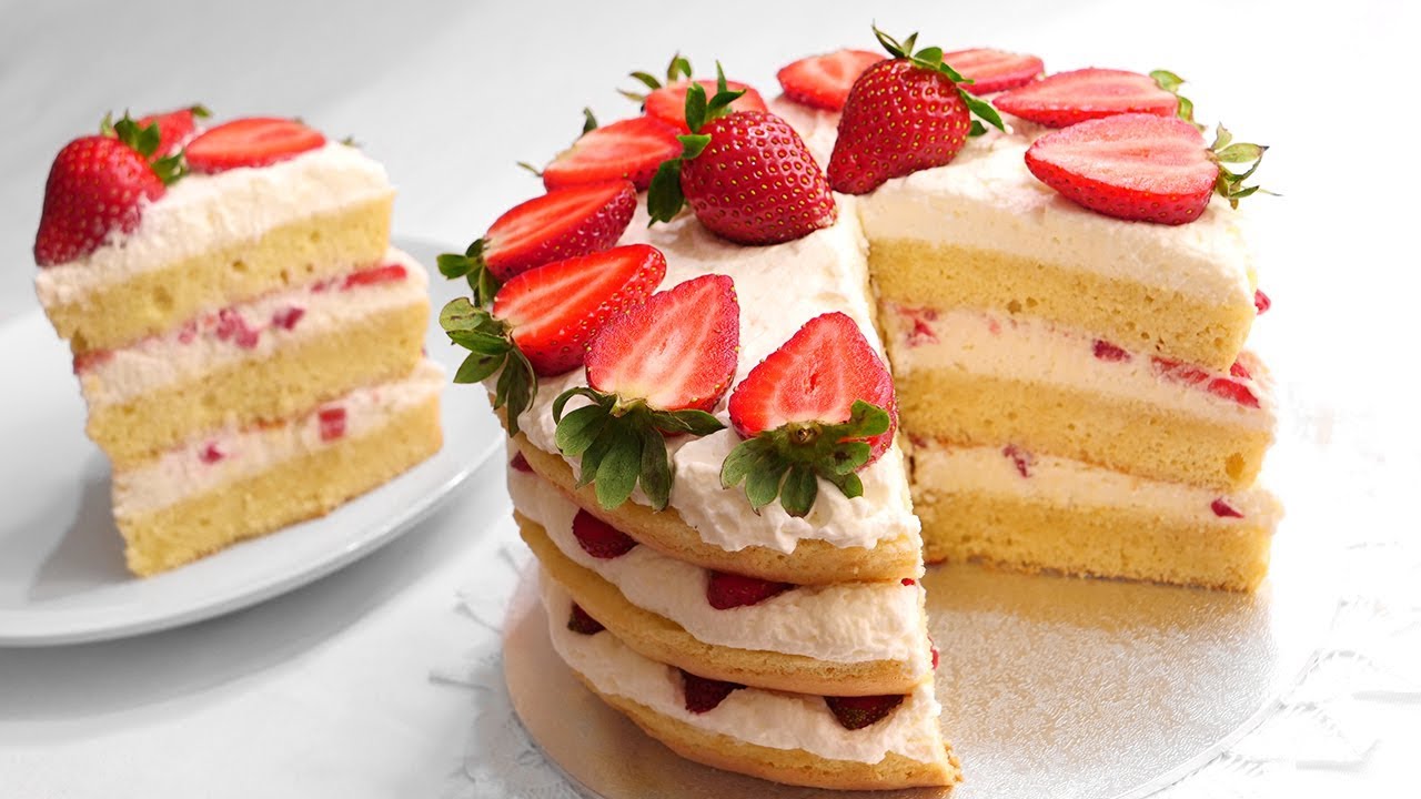 Receta de Tarta de cumpleaños de nata y fresa
