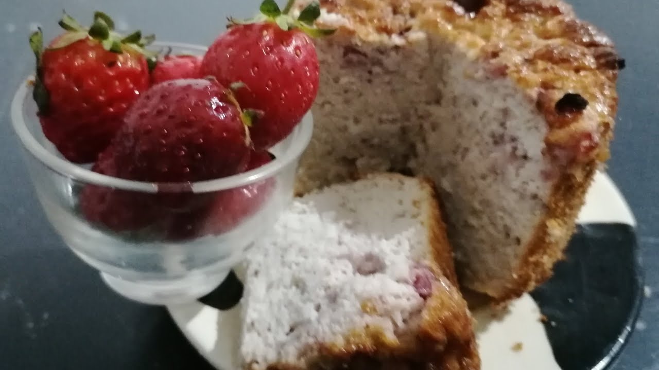 Tarta de coco y fresas