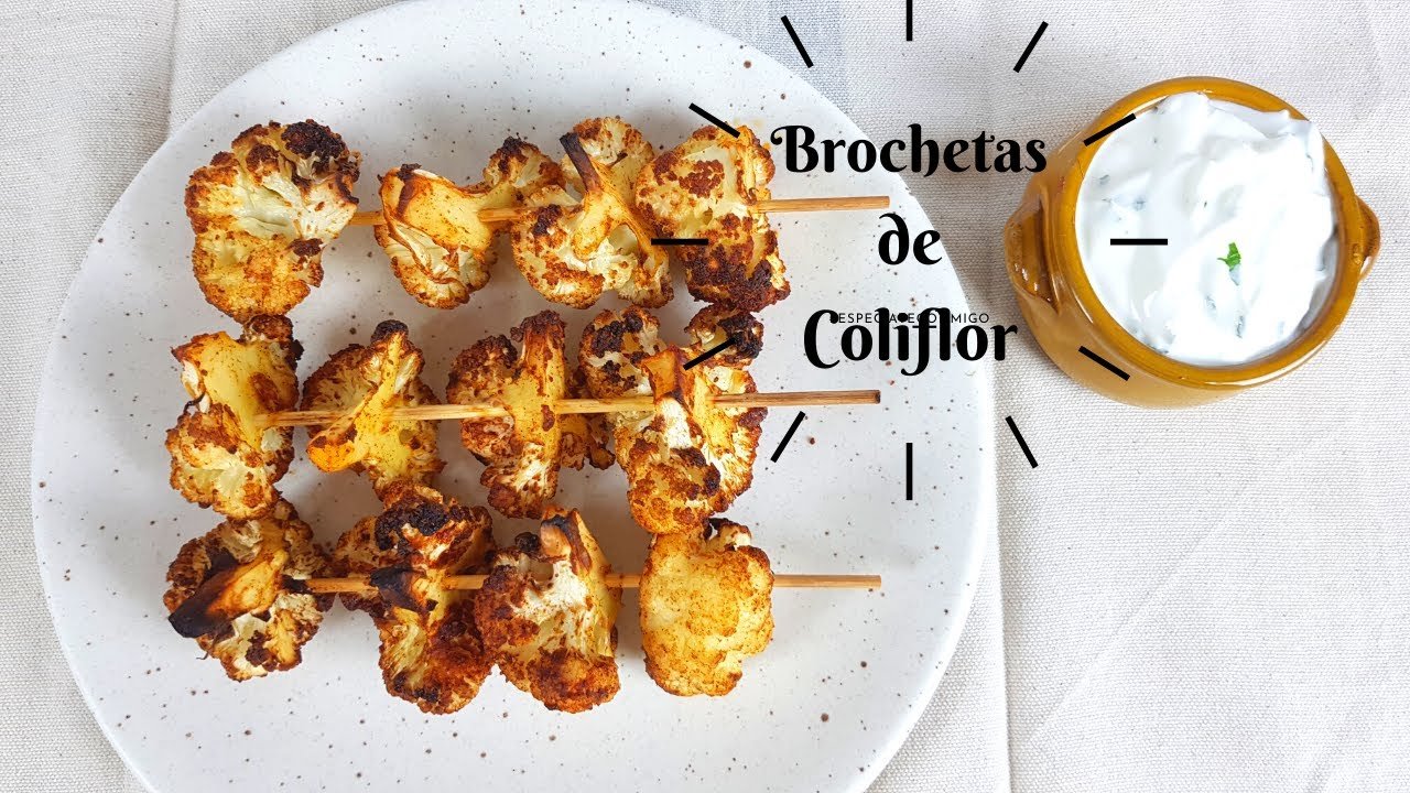 Brochetas de coliflor y cúrcuma