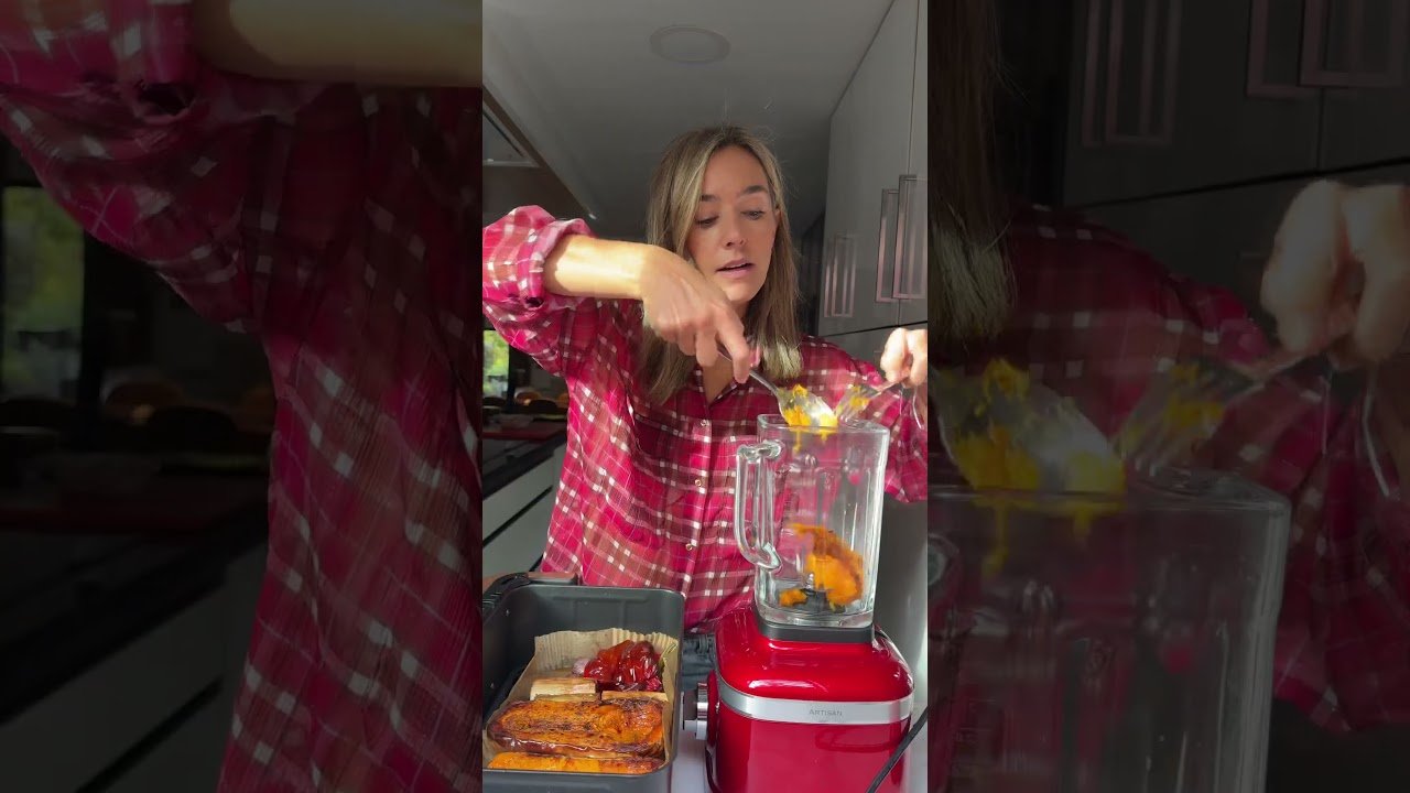 Crema de calabaza con mantequilla dorada y salvia