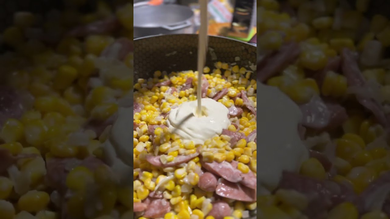 Crema de maíz con queso costeño y cebollín