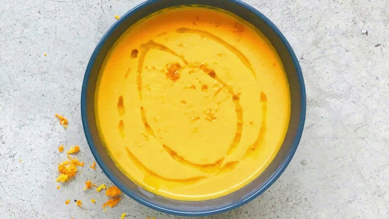 Crema de zanahoria con yogur y menta