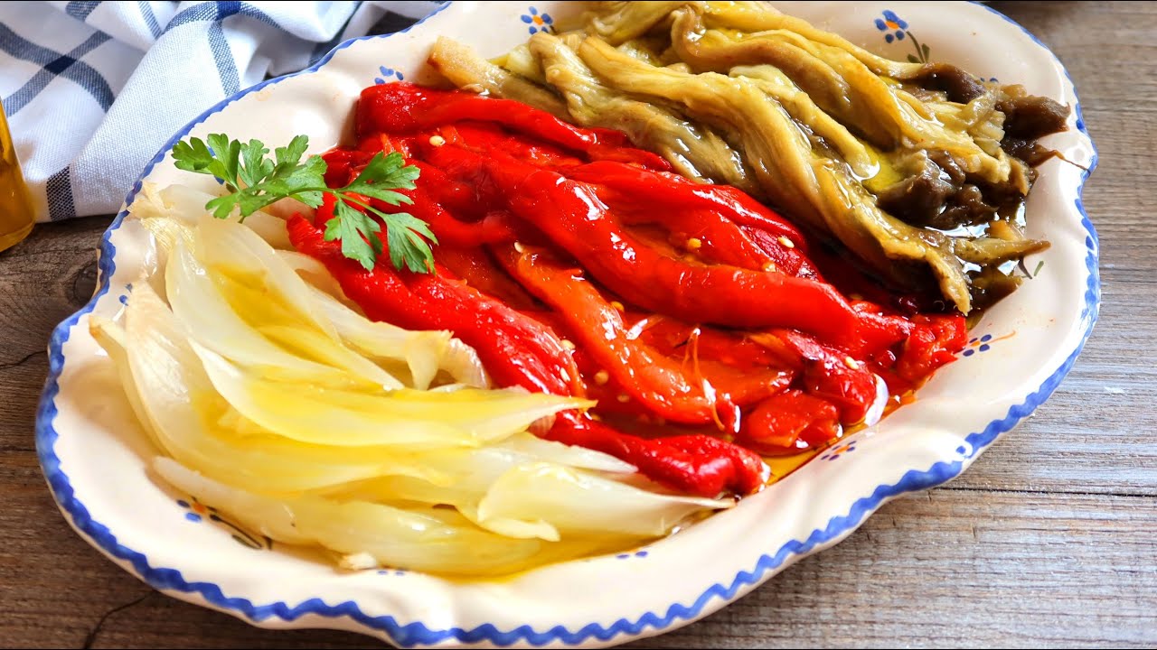 Pimientos con berenjena y tomate