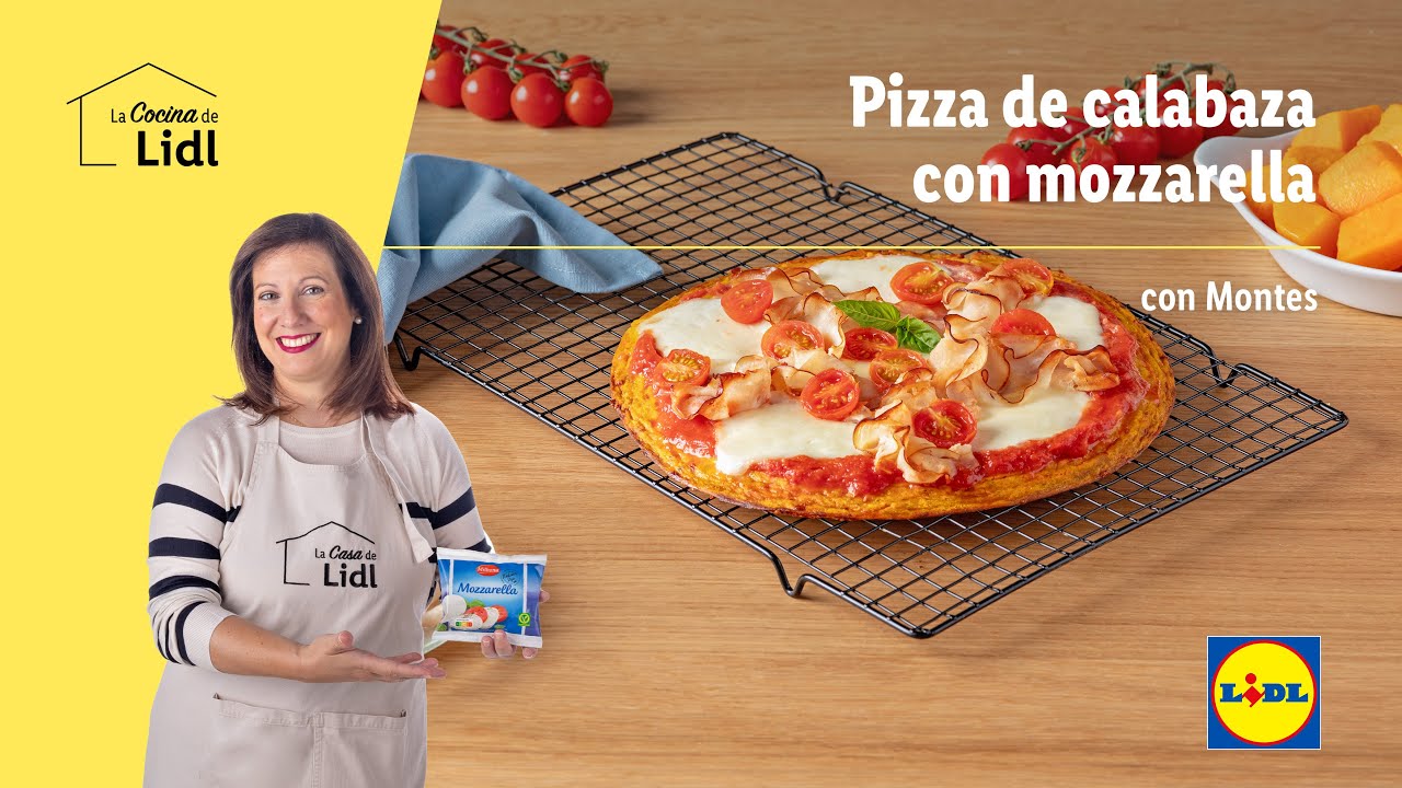 Pizza de calabaza y salvia con cebolla