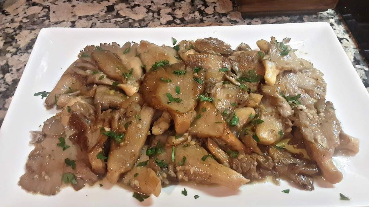 Setas al ajillo con perejil