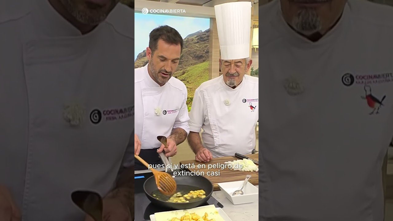 Sopa de frijoles blancos con romero y panceta