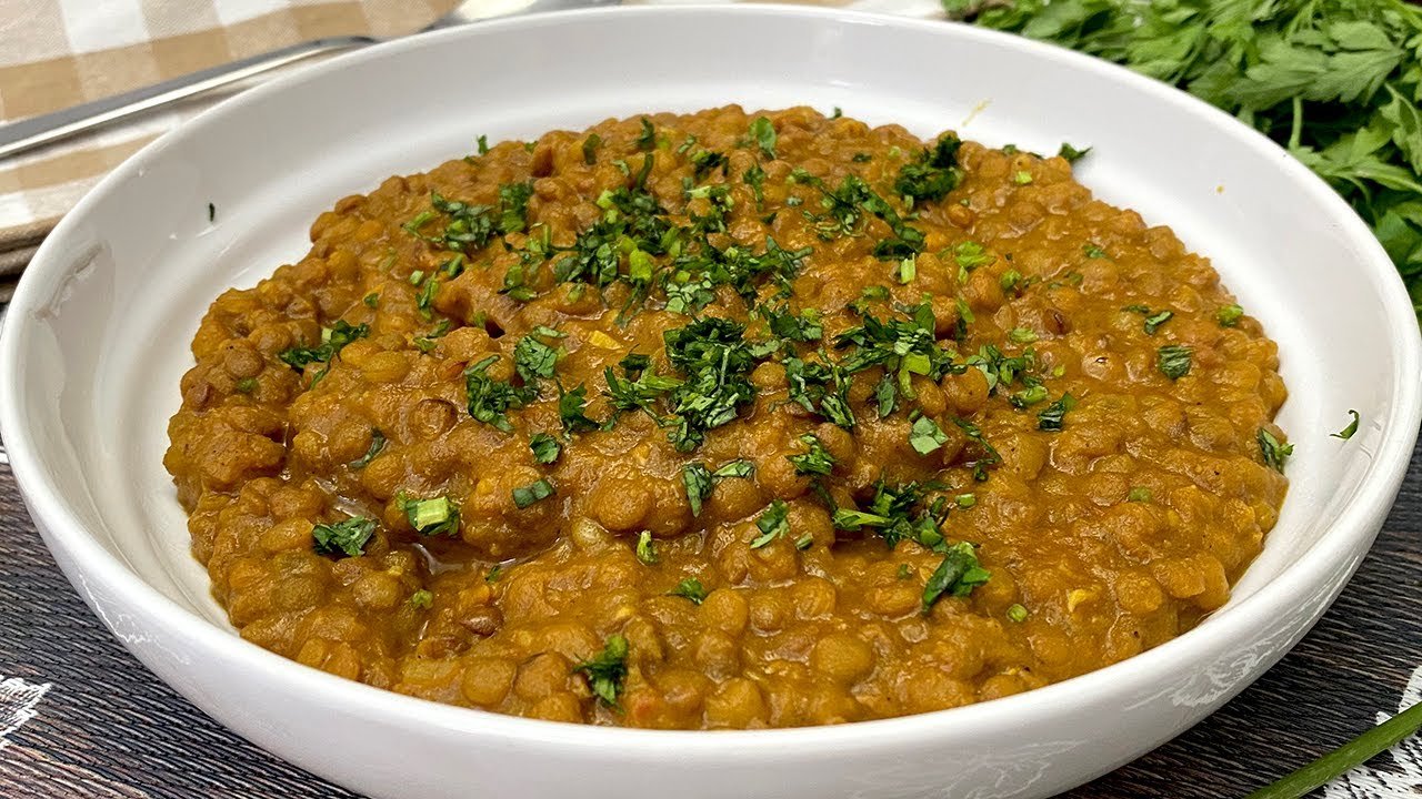 Sopa de lentejas al curry con coco