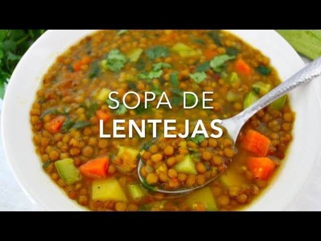 Sopa de lentejas con pepino encurtido