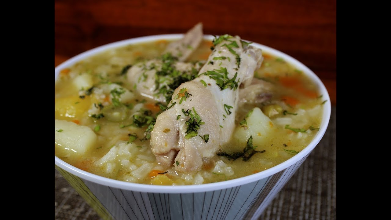 Sopa de pollo con arroz jazmín