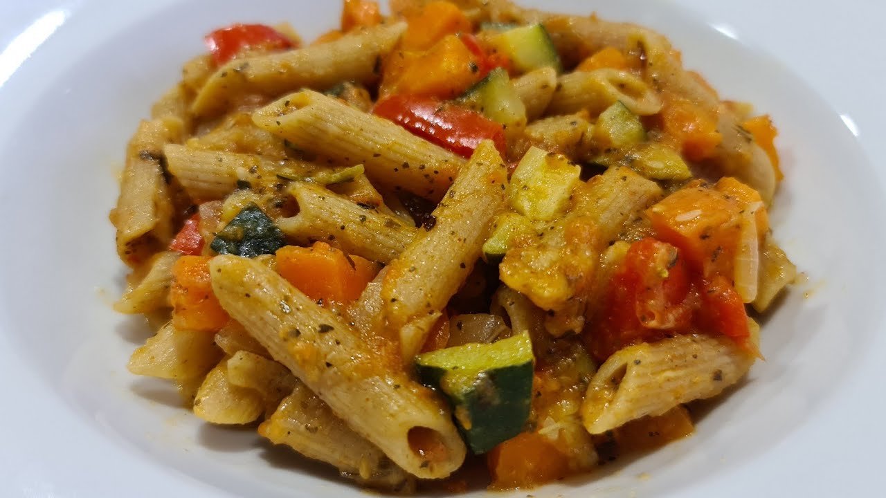 Sopa de verduras con pasta corta integral