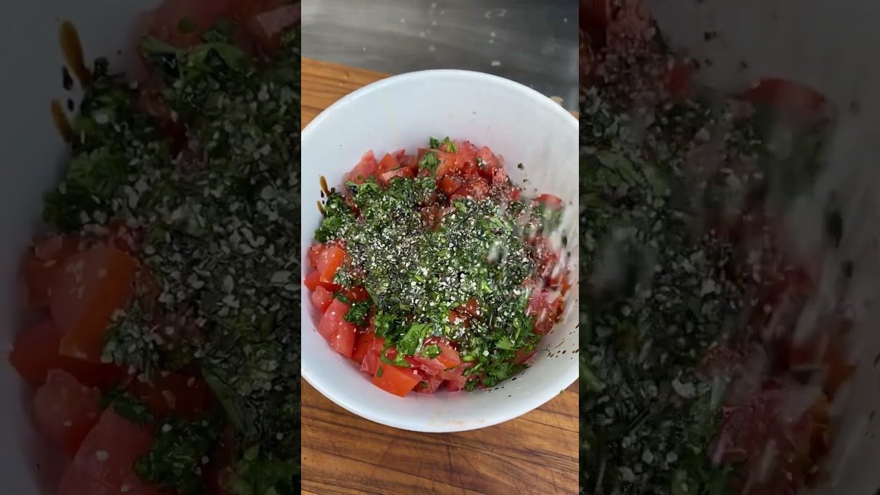 Tomates marinados con orégano fresco