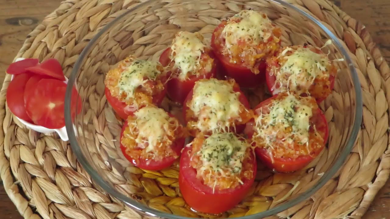 Tomates rellenos de quinoa y almendras