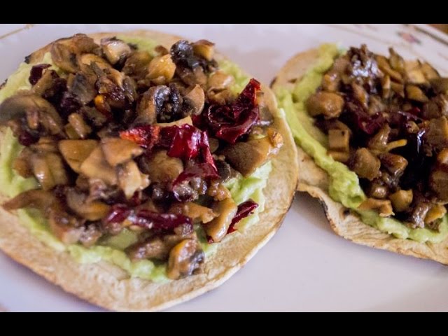 Tostadas de champiñón con ajo