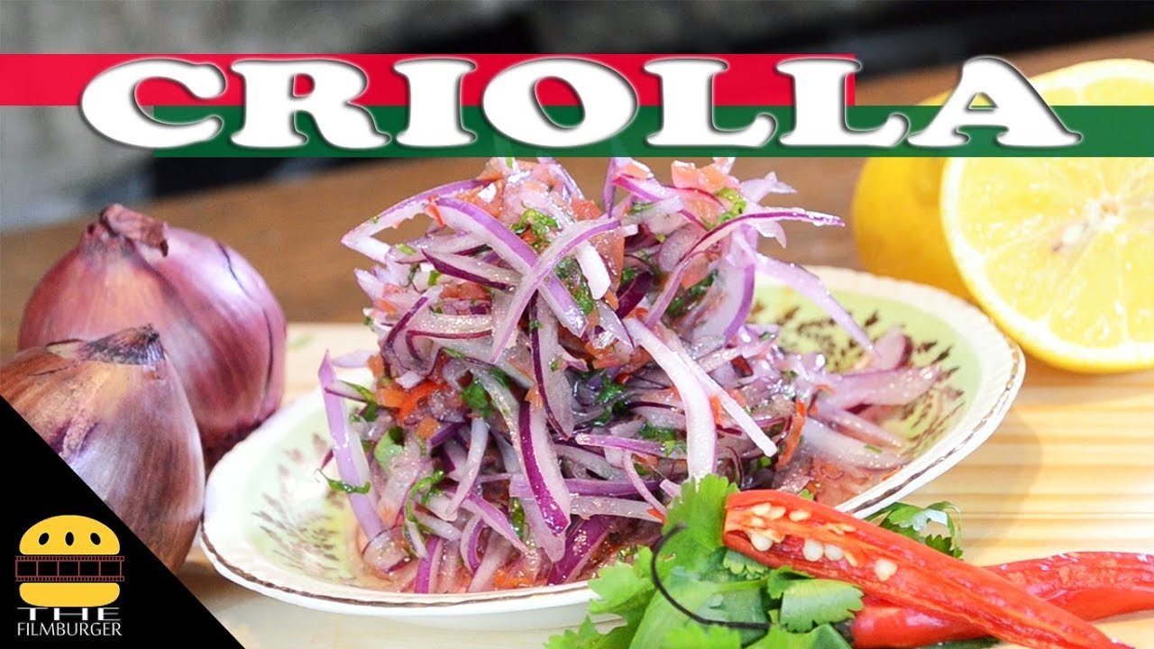 Salsa criolla peruana de cebolla roja y ají