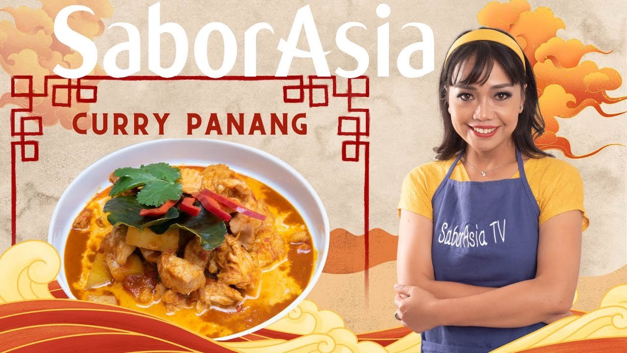 Salsa de curry panang con hojas de lima kaffir