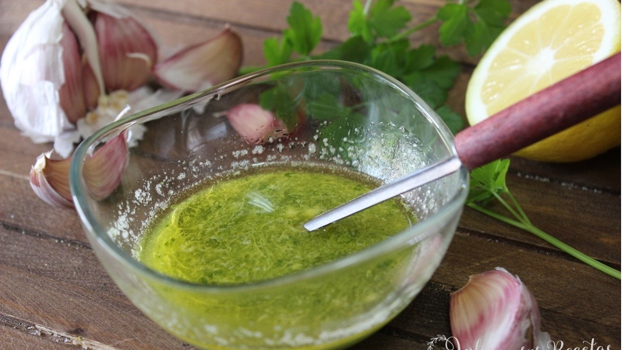 Salsa de limón y perejil para vegetales