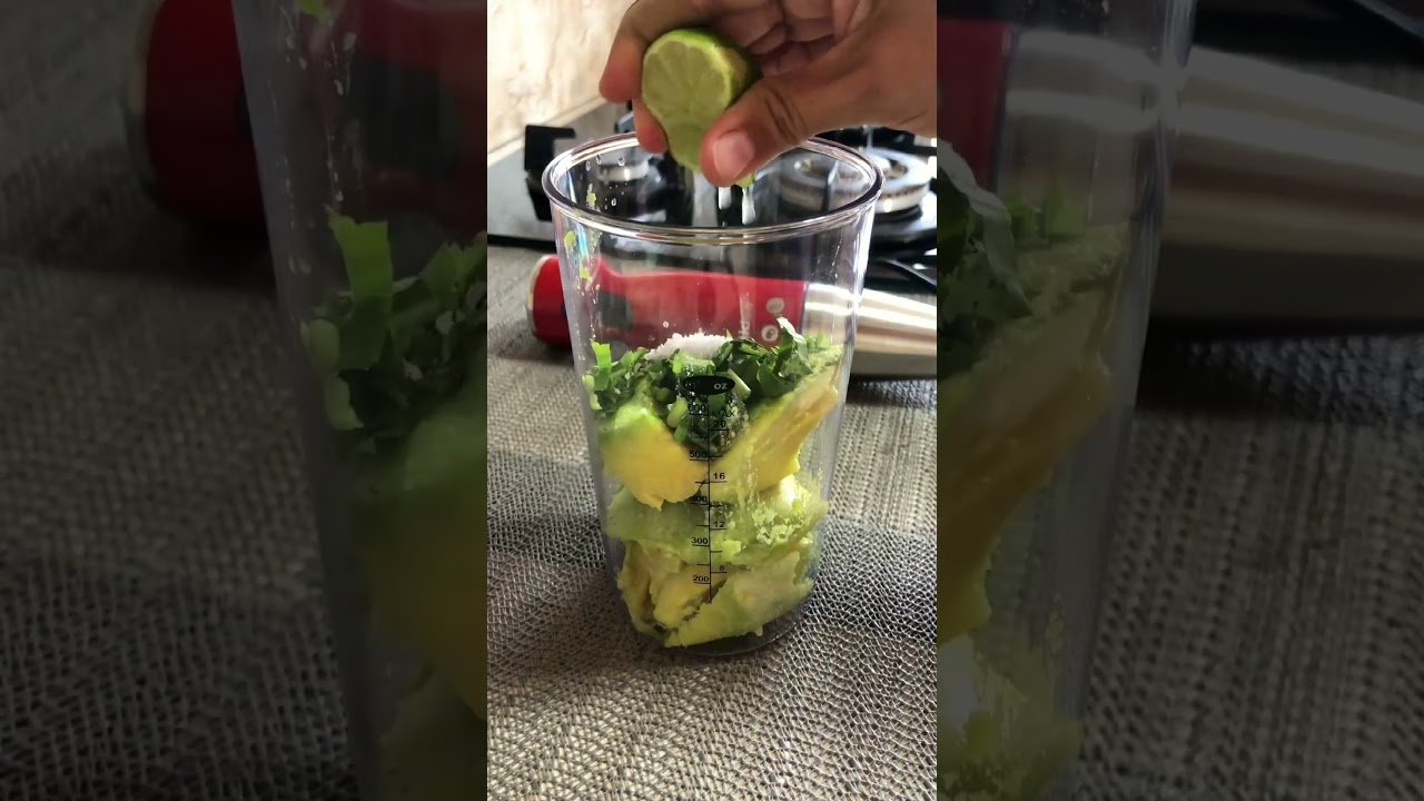 Salsa de tahini con aguacate