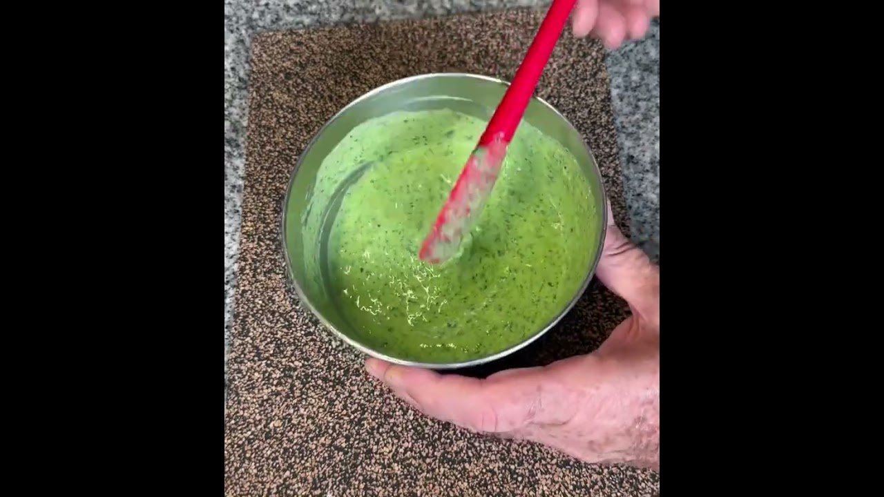 Salsa de yogur con hierbabuena y limón