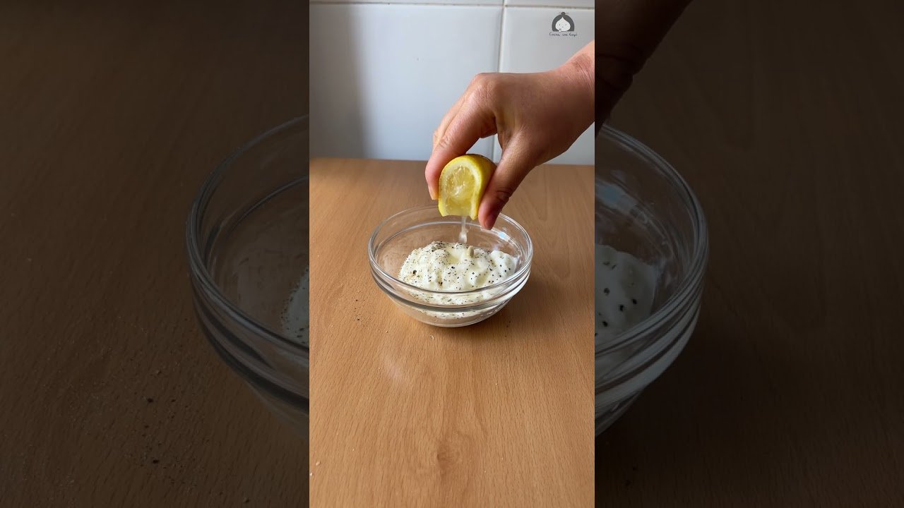 Salsa de yogur y ajo para snacks