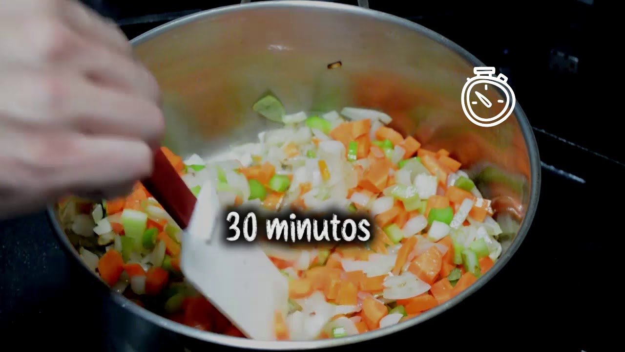 Salsa española con mirepoix y tomate