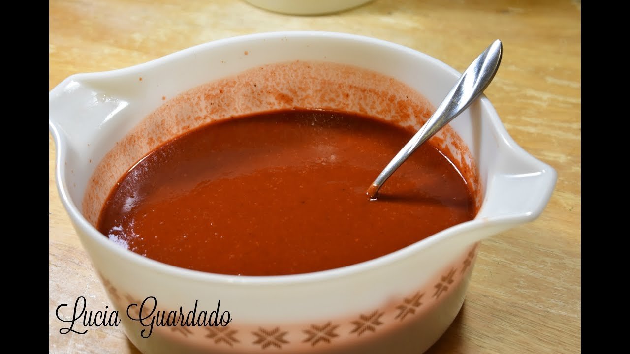Salsa roja mexicana para enchiladas