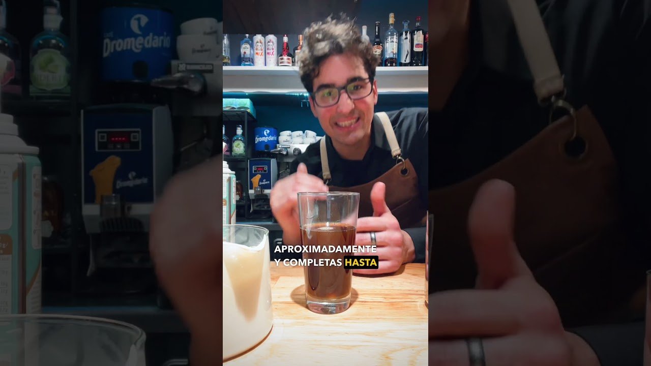 Café al Cointreau flambeado con una nube de nata