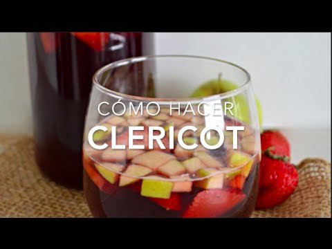 Coctel de vino tino con frutas