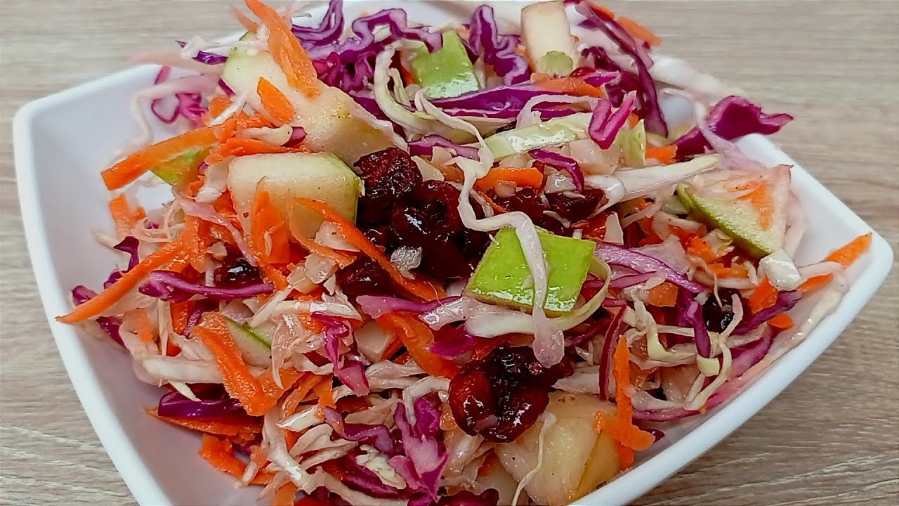 Ensalada de col con manzana