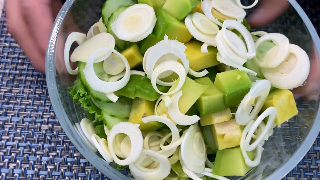 Ensalada de palmitos con aguacate