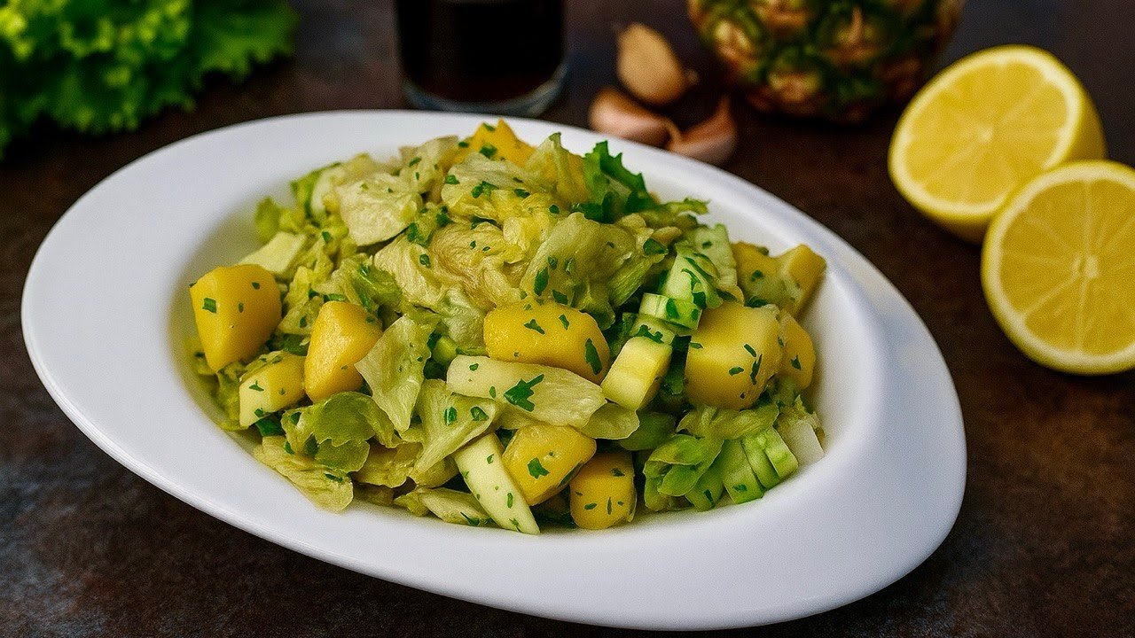 Ensalada de piña con cilantro