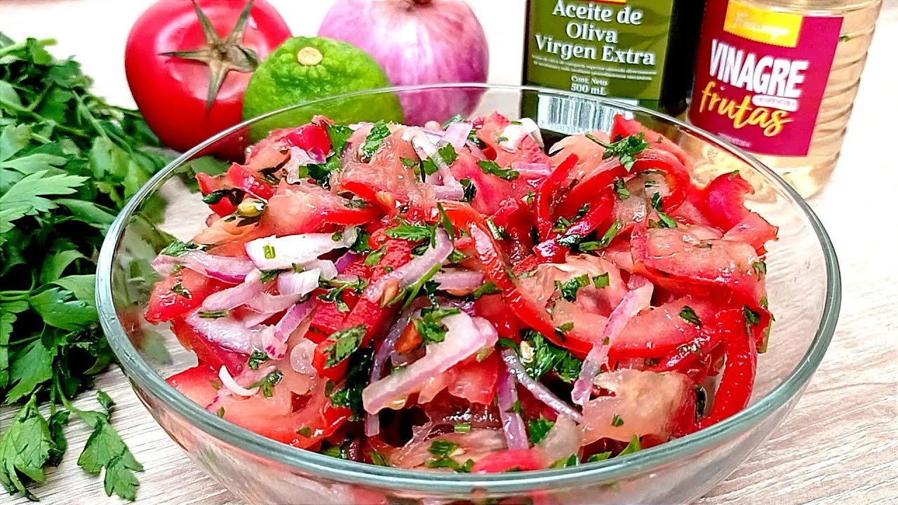 Ensalada de tomate y cebolla