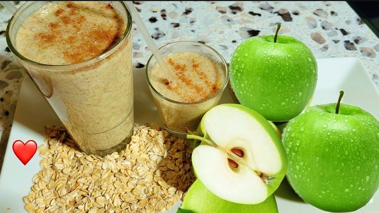 Licuado de manzana y avena con agua