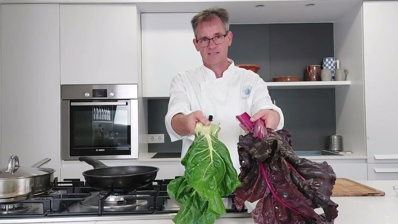 Receta de Acelgas salteadas con pasas y almendras
