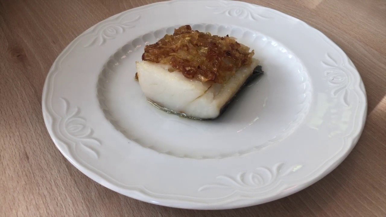 Receta de Bacalao confitado con cebolla caramelizada