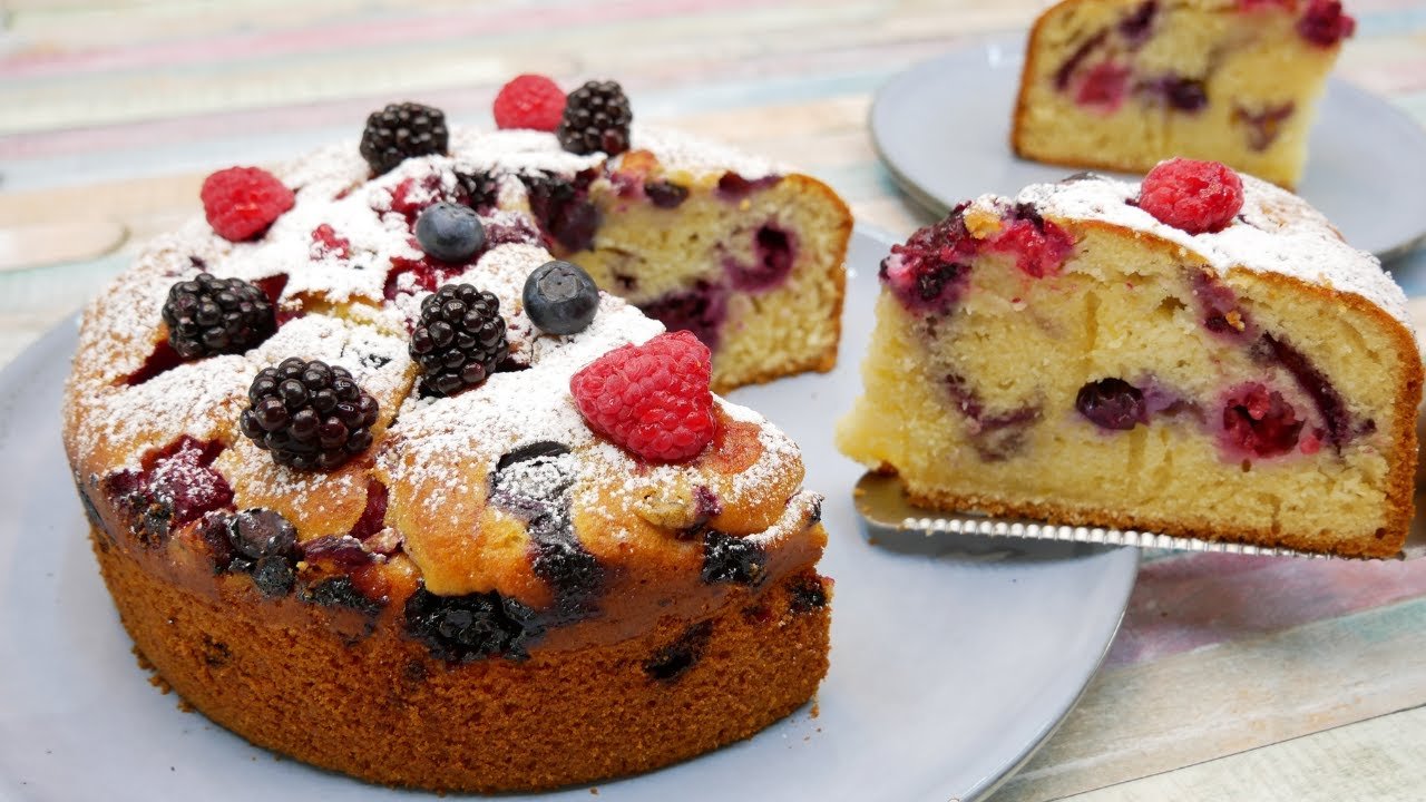 Receta de Bizcocho de yogur de frutas del bosque