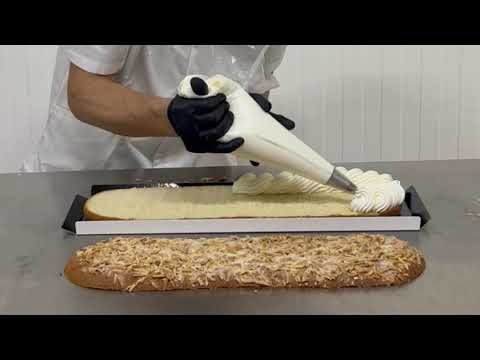 Receta de Coca rellena de nata