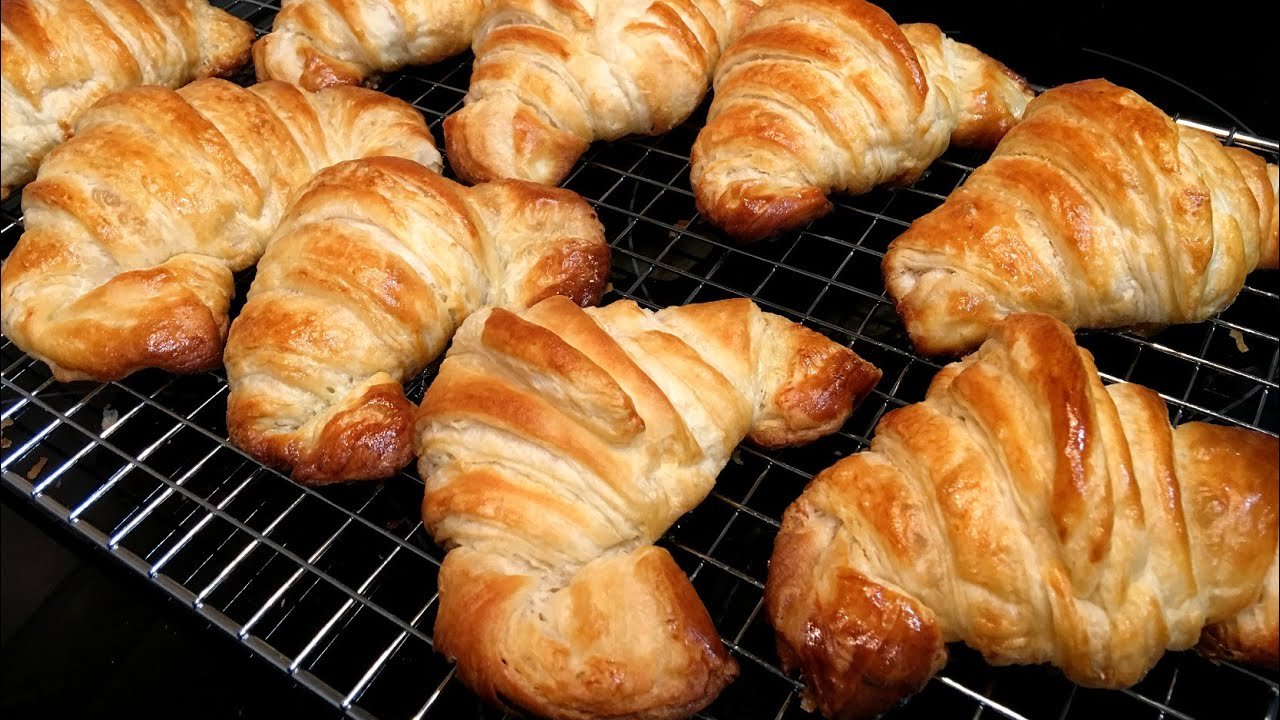 Receta de Croissants de chocolate con hojaldre