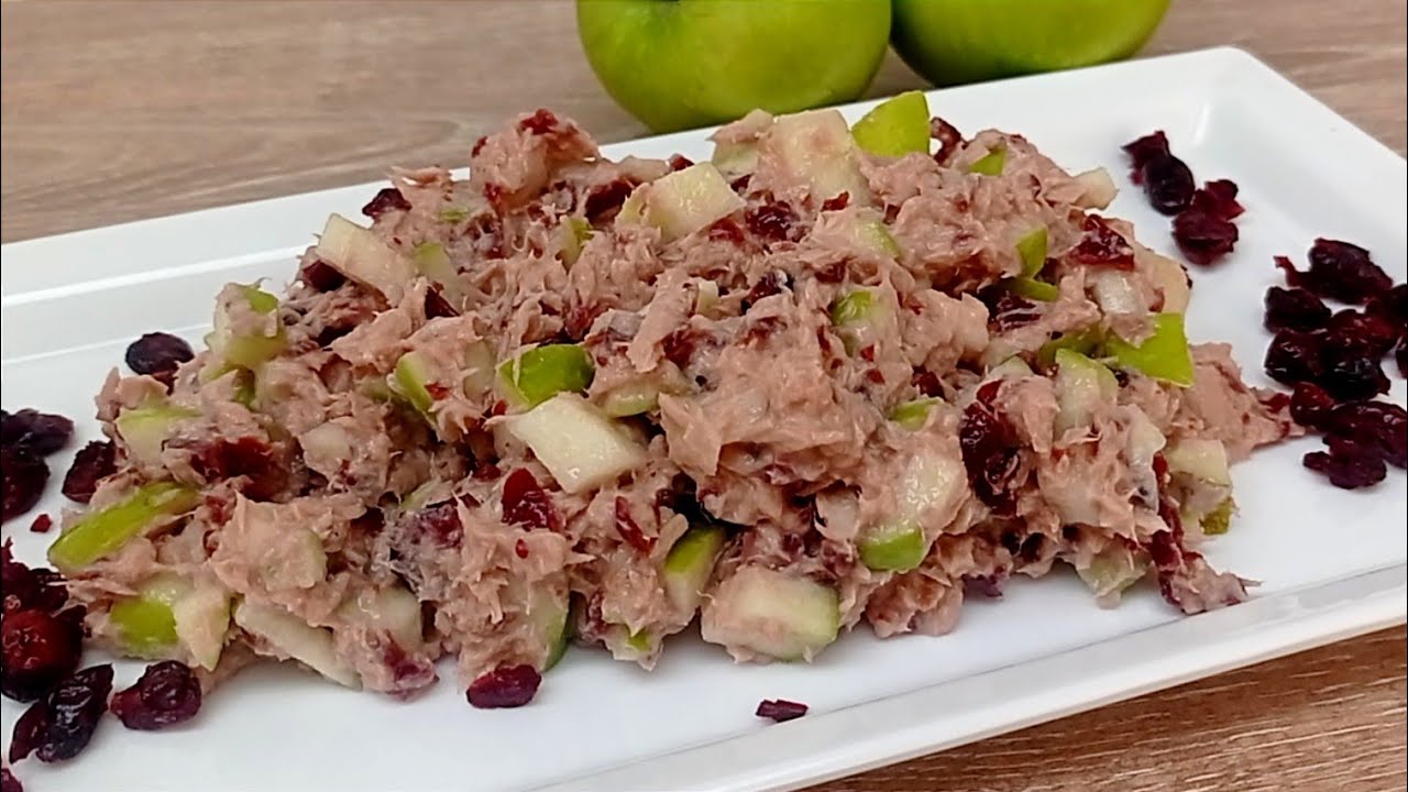 Receta de Ensalada de lechuga con atún y nueces saludable