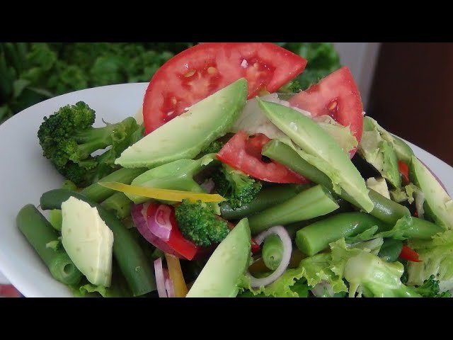 Receta de Ensalada de legumbres con aguacate
