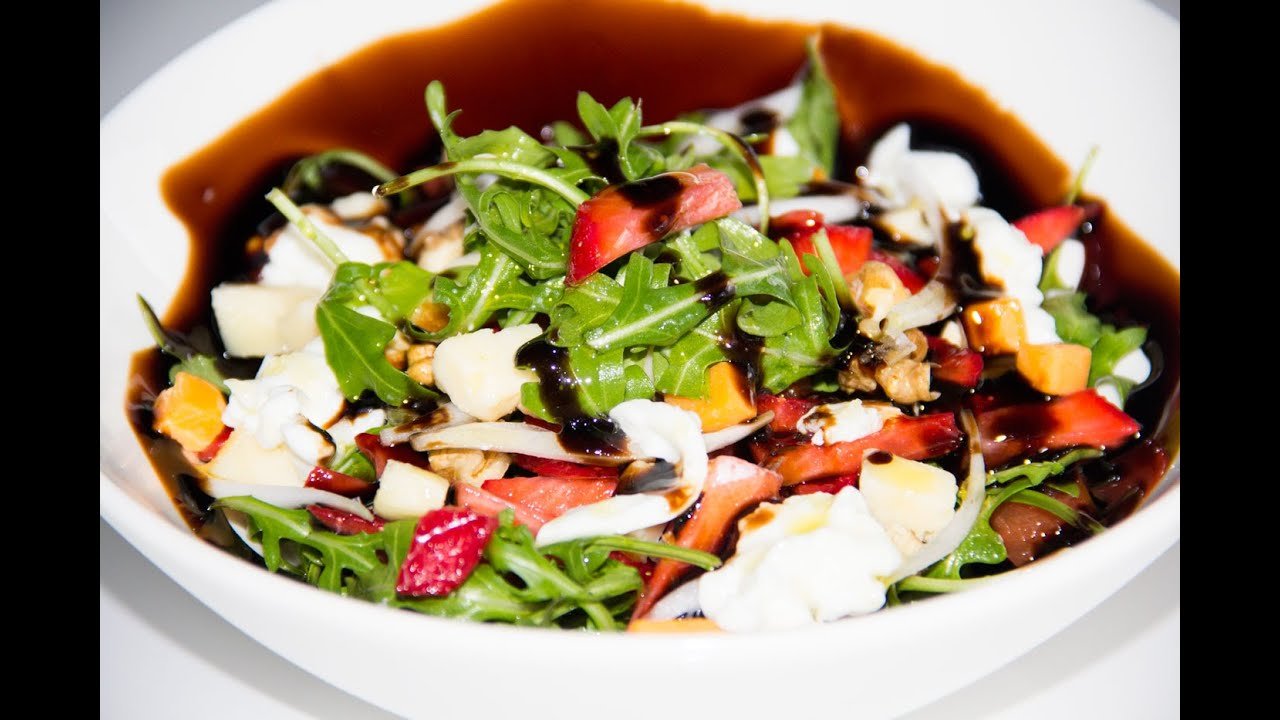 Receta de Ensalada de rúcula con fresas