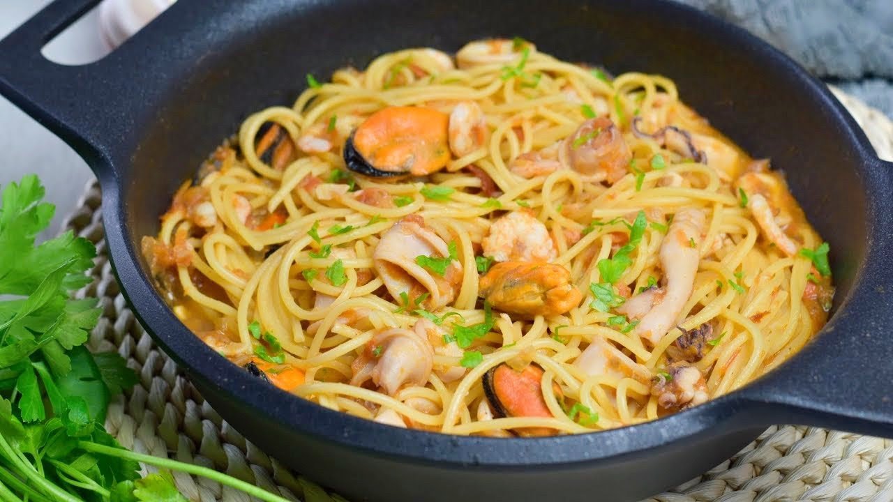 Receta de Espaguetis a la marinera con mejillones y gambas