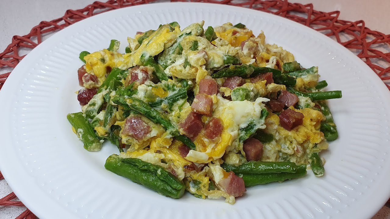 Receta de Espárragos trigueros con jamón y queso