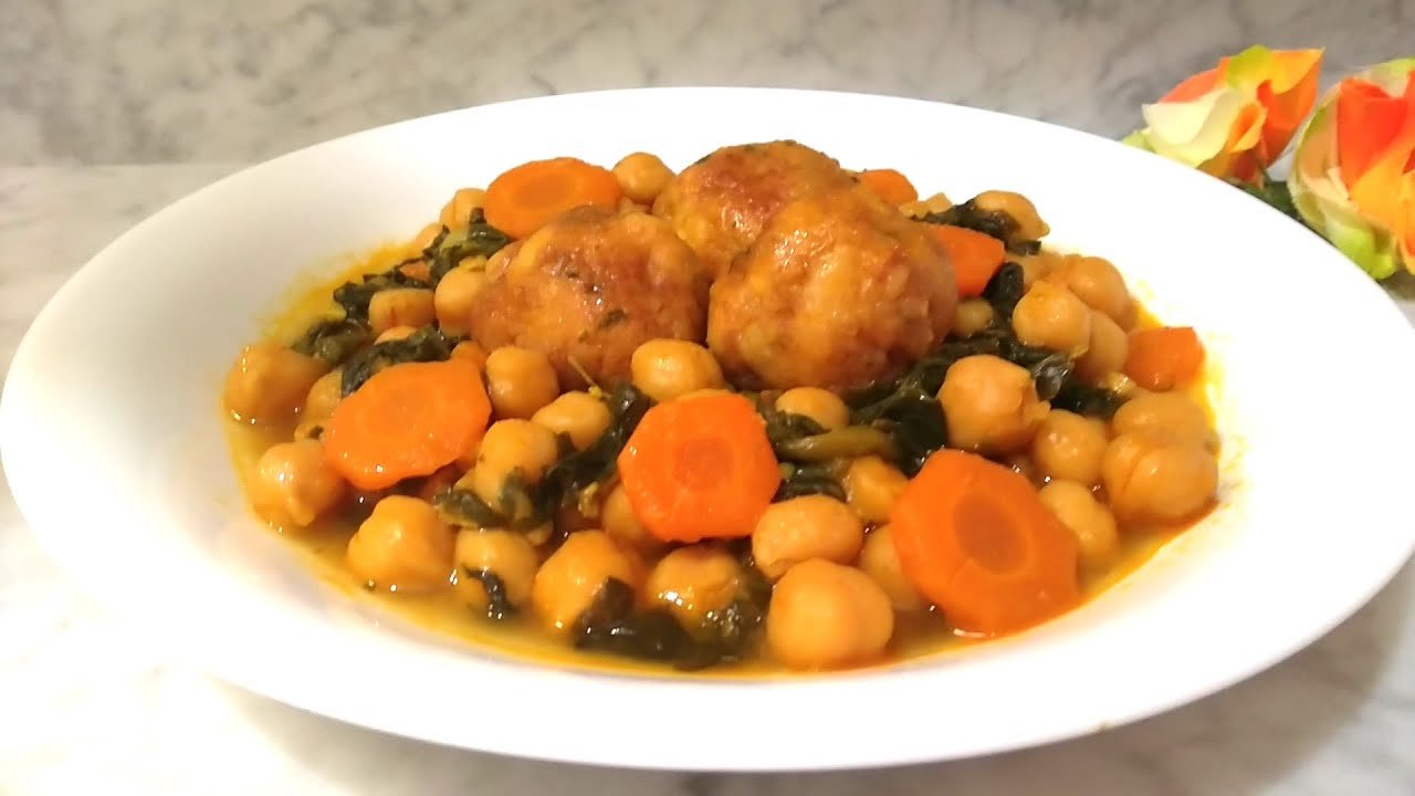 Receta de Garbanzos con espinacas y albóndigas de bacalao