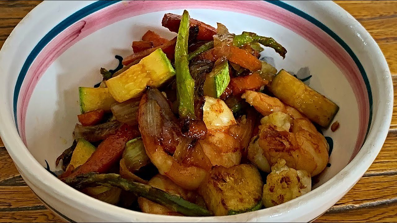 Receta de Langostinos salteados con fresas al wok