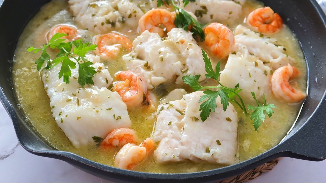 Receta de Merluza en salsa verde con gambas