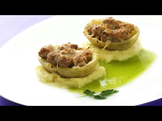 Receta de Patatas rellenas con salchichas