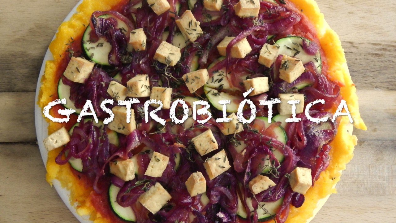 Receta de Pizza vegana con base de polenta