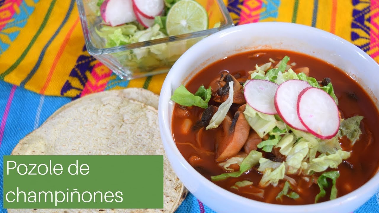 Receta de Pozole vegetariano con champiñones