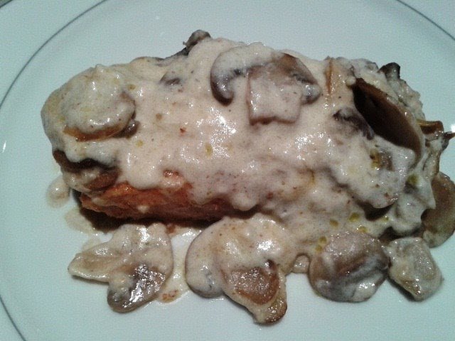 Receta de Salmón al horno con nata y champiñones