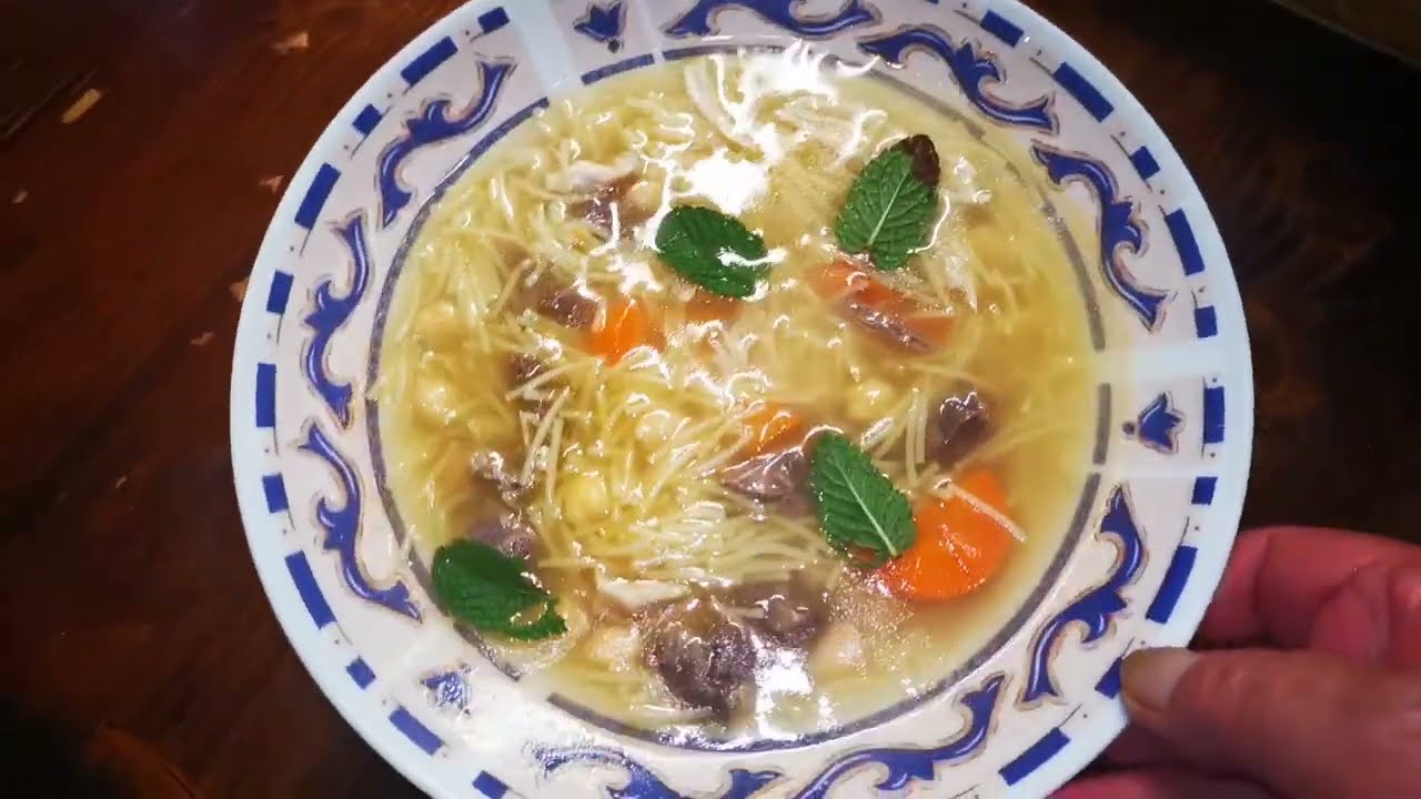 Receta de Sopa de pollo canaria